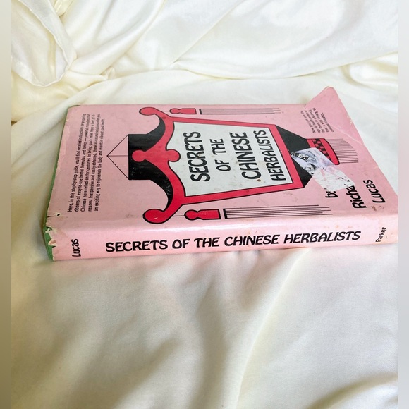 Secrets of the Chinese Herbalists Book - Picture 3 of 11